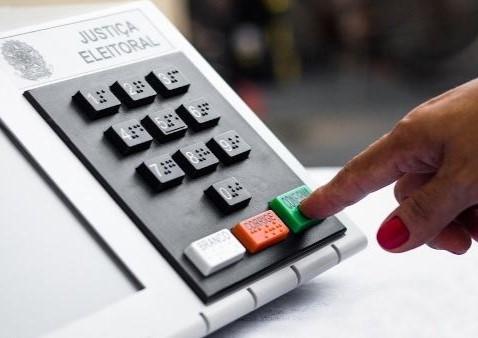 Forças Armadas substituem PM no monitoramento das urnas, em Parintins