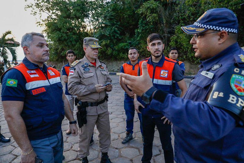 Governo do Amazonas envia equipes de salvamento para atuar em acidente no Porto de Manacapuru