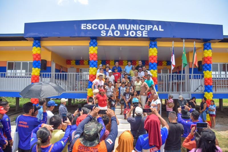Bi Garcia entrega mais quatro obras no último dia de inaugurações no aniversário de Parintins