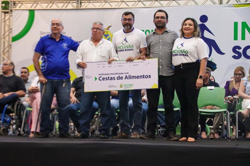Governo do Amazonas fortalece assistência a pessoas com deficiência com doações de cestas de alimentos à OSCs