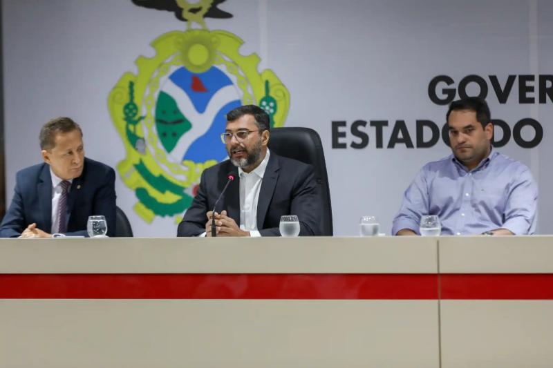 Wilson Lima anuncia injeção de R$ 1,6 bilhão na economia com pagamento do 13° salário e Auxílio Estadual