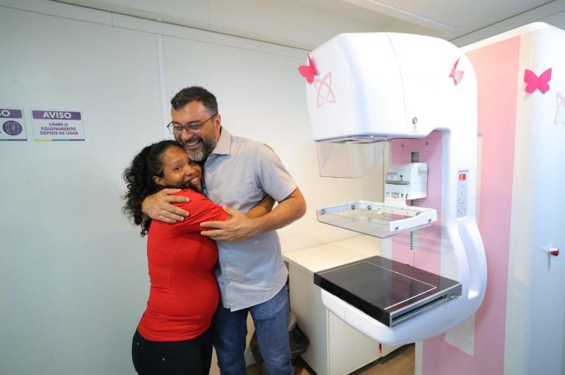 Wilson Lima vistoria atendimentos da primeira Carreta da Saúde do ano, em Iranduba