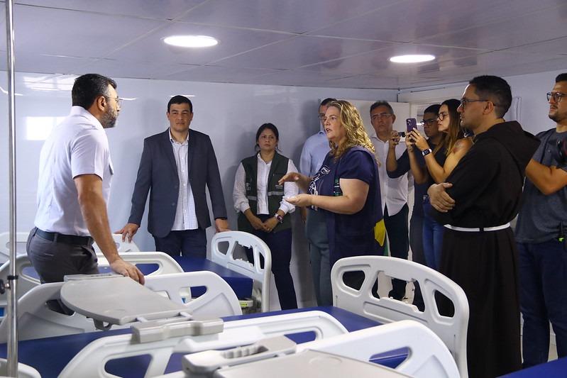 Mais de 1,3 mil atendimentos são realizados em dois dias no Barco Hospital São João XXIII, em Manaquiri