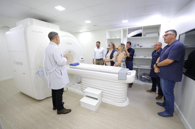 Wilson Lima entrega novos aparelhos para procedimentos cardiológicos no Hospital Francisca Mendes