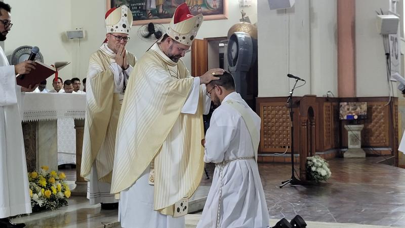 Washington Vieira é ordenado sacerdote para a Diocese de Parintins
