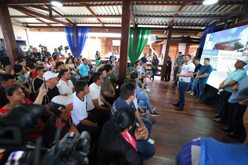 Na Escola da Floresta, governador Wilson Lima abre ano letivo para mais de 190 mil alunos do interior