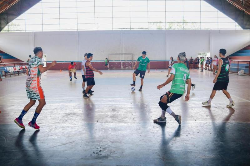 Atletas do projeto 'Os Pratas da Casa' de Barreirinha intensificam treinos para a Copa Alvorada de Futsal