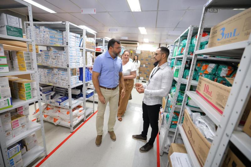 Wilson Lima vistoria atendimento e obras de expansão do laboratório no Hospital do Coração Francisca Mendes