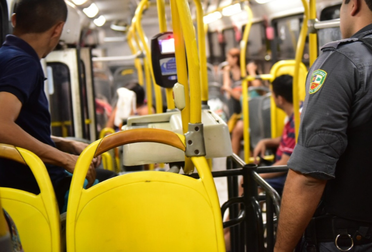 A pedido do MPAM, Justiça suspende aumento da tarifa de ônibus prevista para este sábado (15)