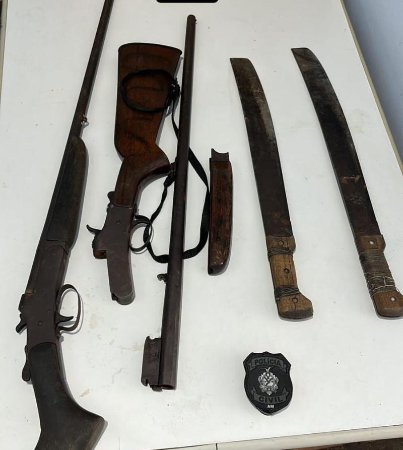 Em Nhamundá, PC-AM e PMAM prendem homem que estava ameaçando populares com armas de fogo e terçados