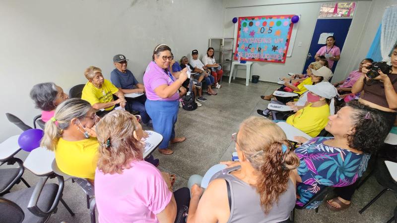 Seas promove ações para frequentadores dos Centros de Convivência sobre a campanha ‘Fevereiro Roxo’