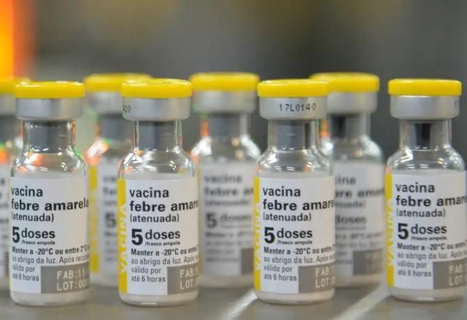 Saúde envia 1,6 milhão de doses extras de vacina contra febre amarela para 4 estados