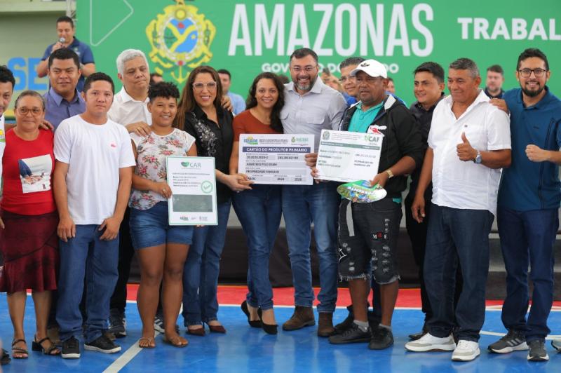 Wilson Lima dá início à entrega de mais de mil kits pelo programa Atualiza Pescador