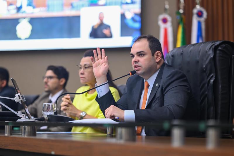 Roberto Cidade comanda votação que aprovou 20 anos de renegociação de dívidas junto à Afeam