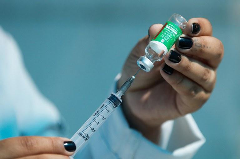 Covid-19: novos casos no início de 2025 superam em mais de 50% as últimas semanas de 2024