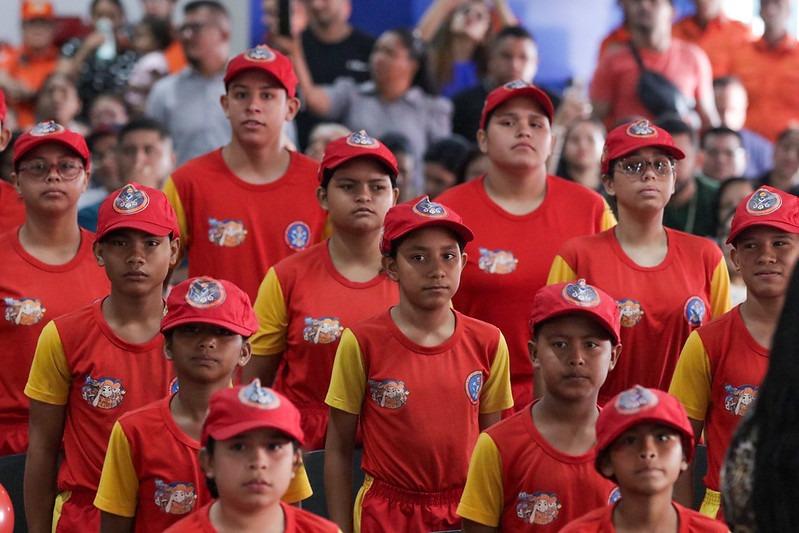 Mais de 660 crianças e adolescentes do programa Bombeiro Mirim iniciam atividades em 11 cidades do Amazonas