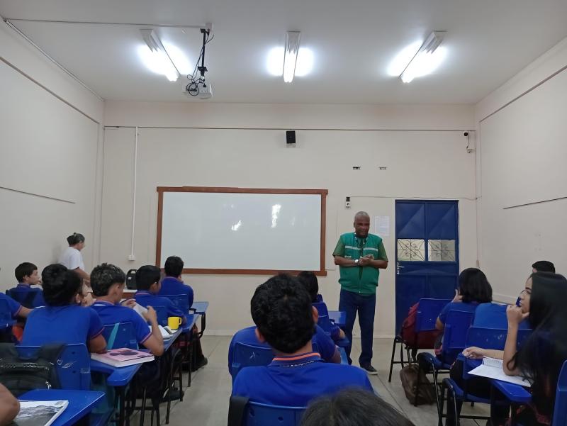 Ipaam promove ação educativa em escolas de Parintins sobre prevenção às queimadas e desmatamento