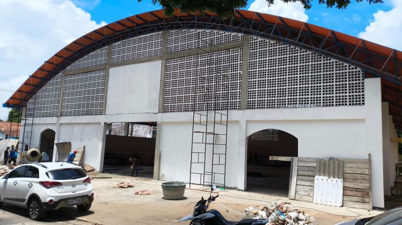 Prefeitura de Parintins avança na construção do ginásio do Colégio do Carmo