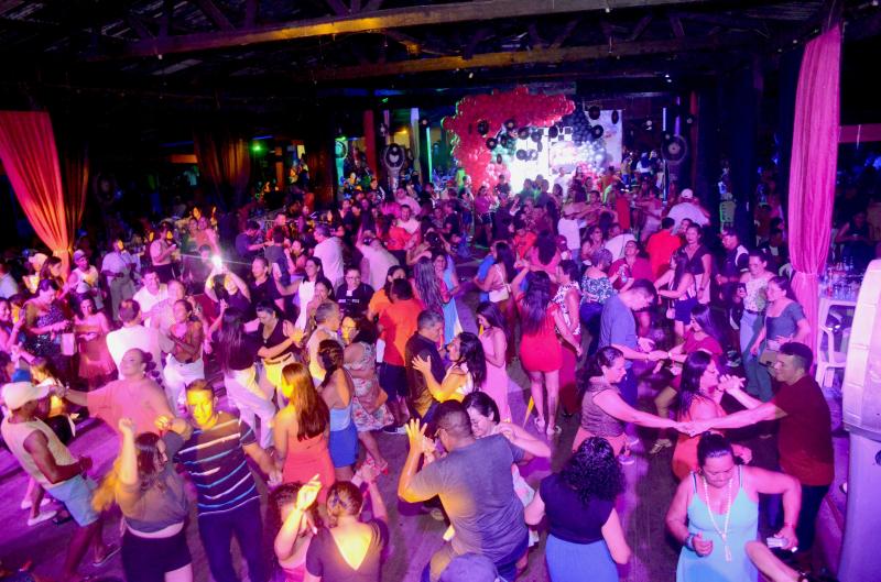 Parintins das Manas: Prefeitura presenteou mulheres com o 1° Dance Fest das Divas