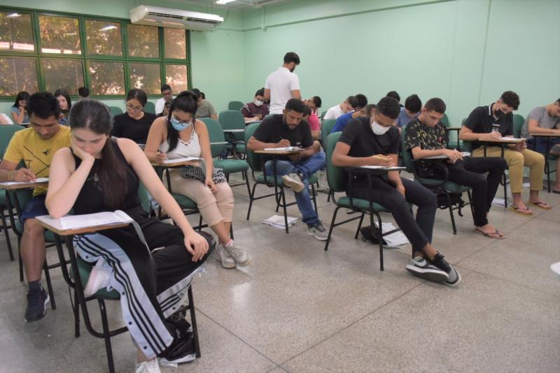 AproVENS UEA: programa divulga inscrições para 156 vagas remanescentes do curso pré-vestibular