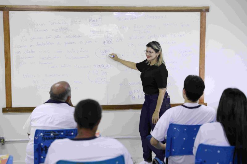 Governo do Amazonas publica decreto com a progressão vertical de mais de 2 mil professores e pedagogos