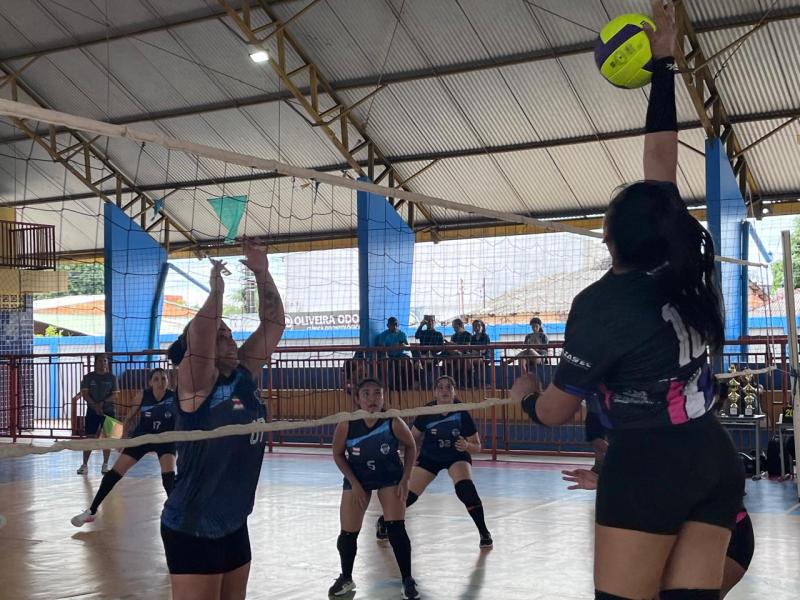 Prefeitura realiza I Campeonato Parintinense de Vôlei Feminino 'Troféu Benedito Azêdo'