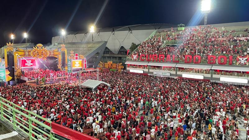 Álbum 2025 cai no gosto popular e faz o povo lotar o sambódromo de Manaus no 1º Curral do Garantido