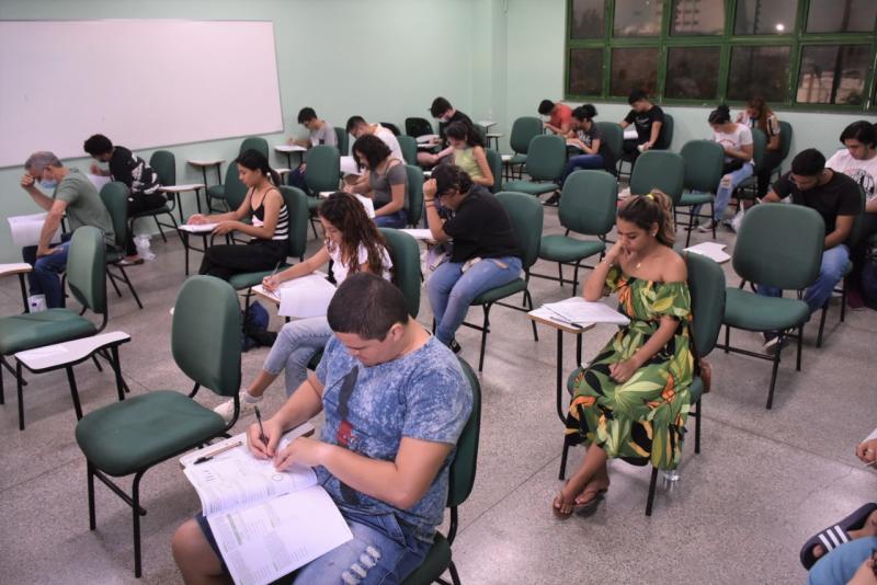 Pré-vestibular da UEA: AprovENS divulga inscrições para 76 vagas remanescentes