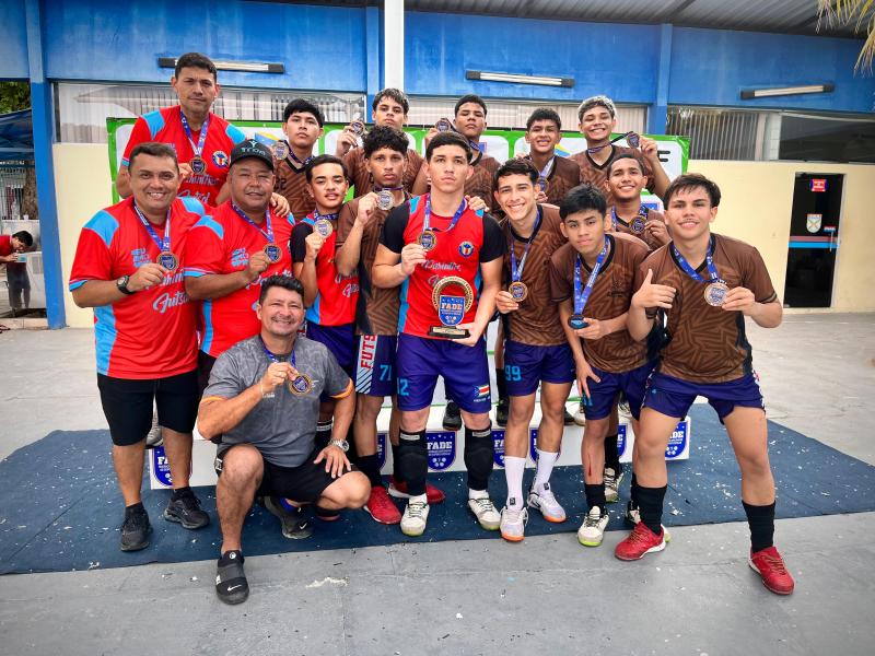 Parintins conquista medalha de bronze no Campeonato Escolar de Futsal