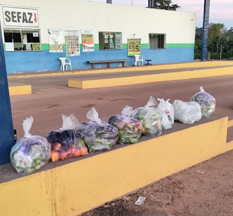 Adaf apreende mais de 200 quilos de frutos possíveis hospedeiros de pragas durante fiscalização no feriado