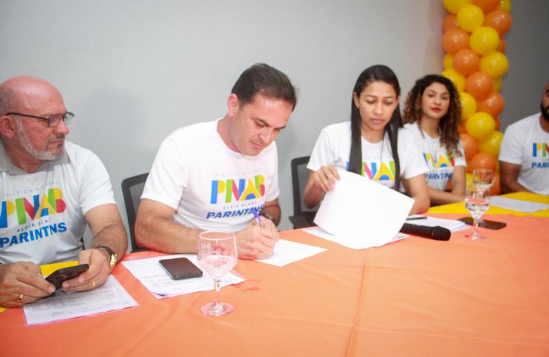 Prefeitura de Parintins oficializa adesão à PNAB e anuncia novo edital de incentivo cultural e esportivo