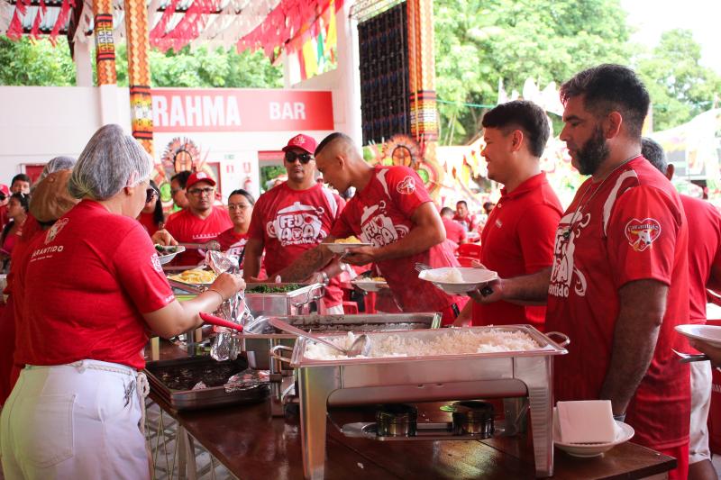 Boi Garantido realiza tradicional feijoada e abre a Semana Vermelha em Parintins