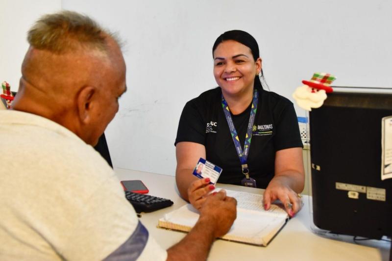 Sejusc auxilia pessoas com deficiência na criação e encaminhamento de currículos para trabalho