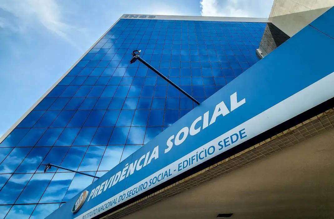 Saiba como contestar descontos não autorizados do INSS