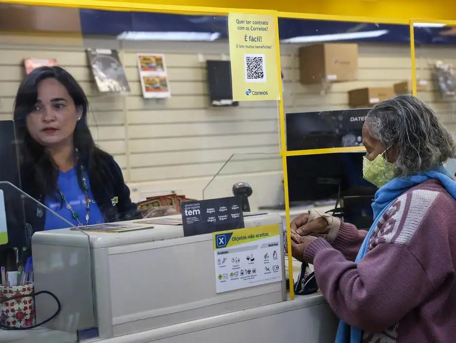 Correios fazem primeiros atendimentos a vítimas da fraude no INSS