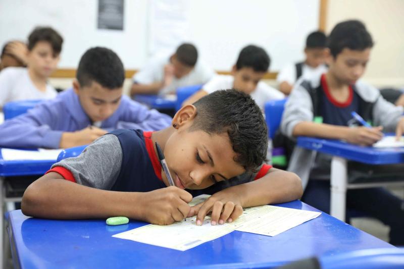 Mais de 537 mil alunos do Amazonas realizam 1ª fase da Olimpíada Brasileira de Matemática nesta terça-feira