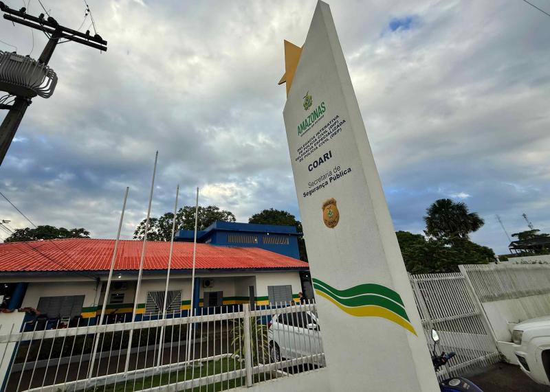 Homem é preso por agredir companheira grávida de seis meses, resultando em óbito fetal
