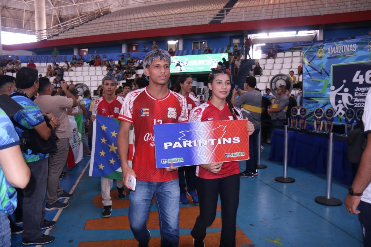 Parintins desfila na abertura do 46º Jogos Escolares do Amazonas