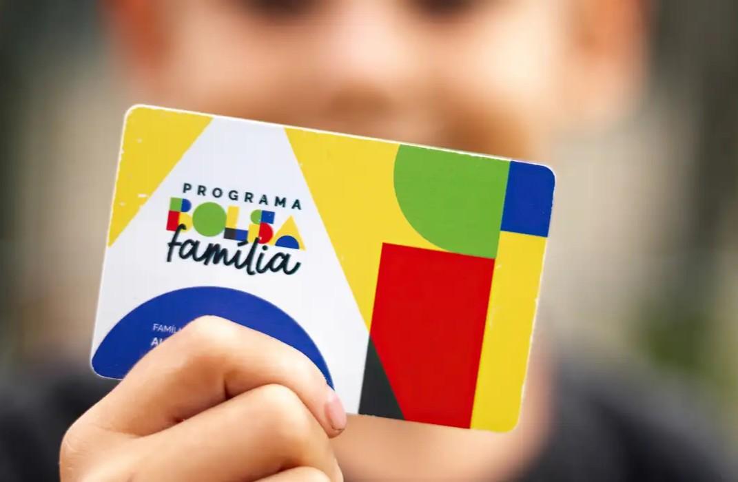 Caixa começa a pagar Bolsa Família de julho nesta sexta-feira