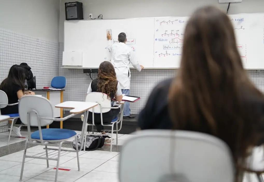 Prêmio Jovem Cientista recebe inscrições até dia 31 Prêmio Jovem Cientista recebe inscrições até dia 31