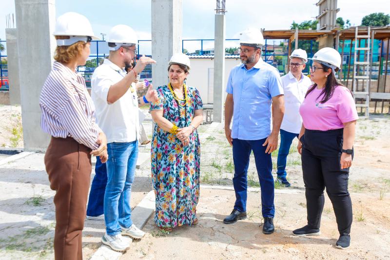 Governador Wilson Lima e ministra Márcia Lopes vistoriam obras da Casa da Mulher Brasileira