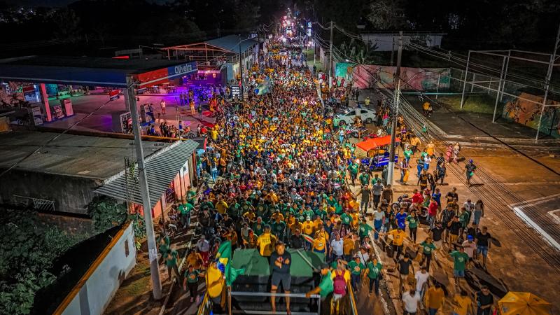 Marcha para Jesus reúne cristãos em caminhada e oração pelas ruas de Parintins