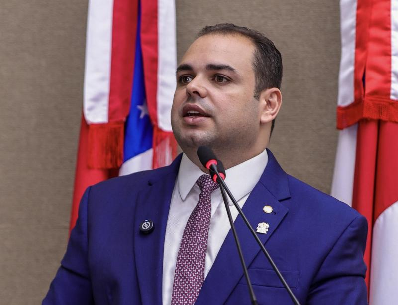 Roberto Cidade comanda sessão de reabertura das atividades parlamentares na Aleam e faz anúncios para o segundo semestre