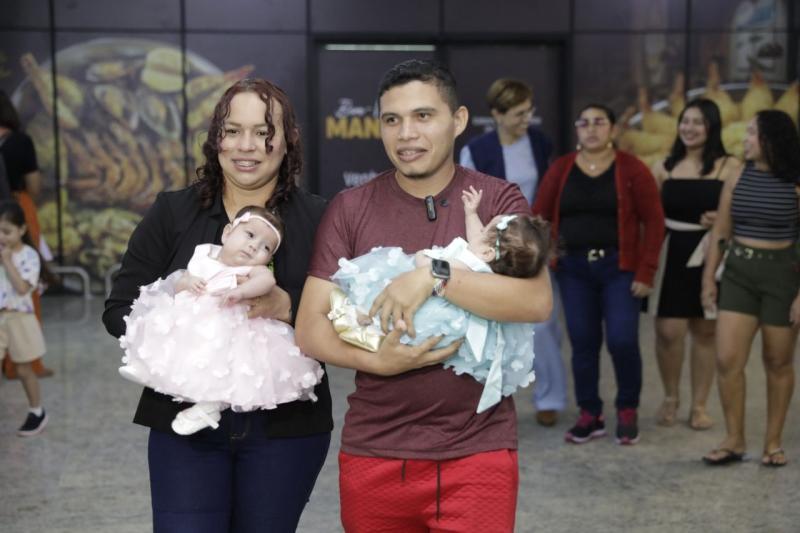 Gêmeas siamesas que nasceram no Amazonas e passaram por cirurgia de separação em Goiás retornem ao estado