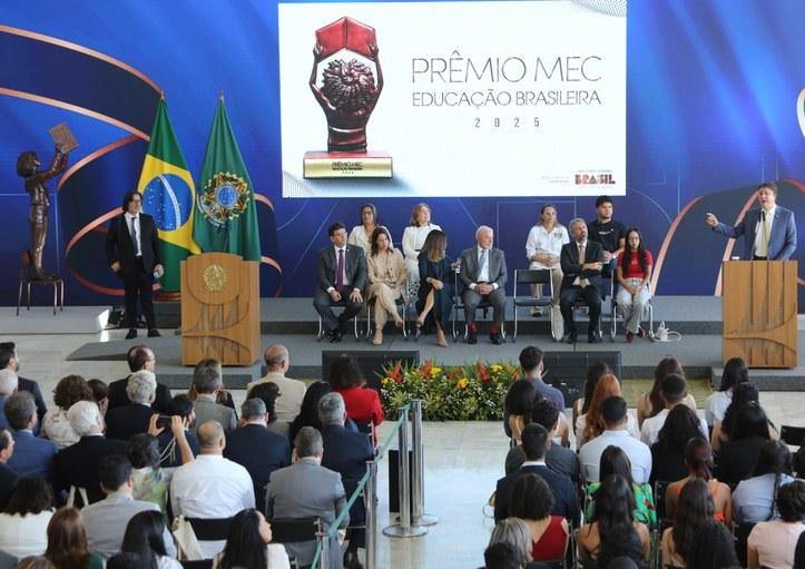 Prêmio MEC reconhece esforços na educação básica