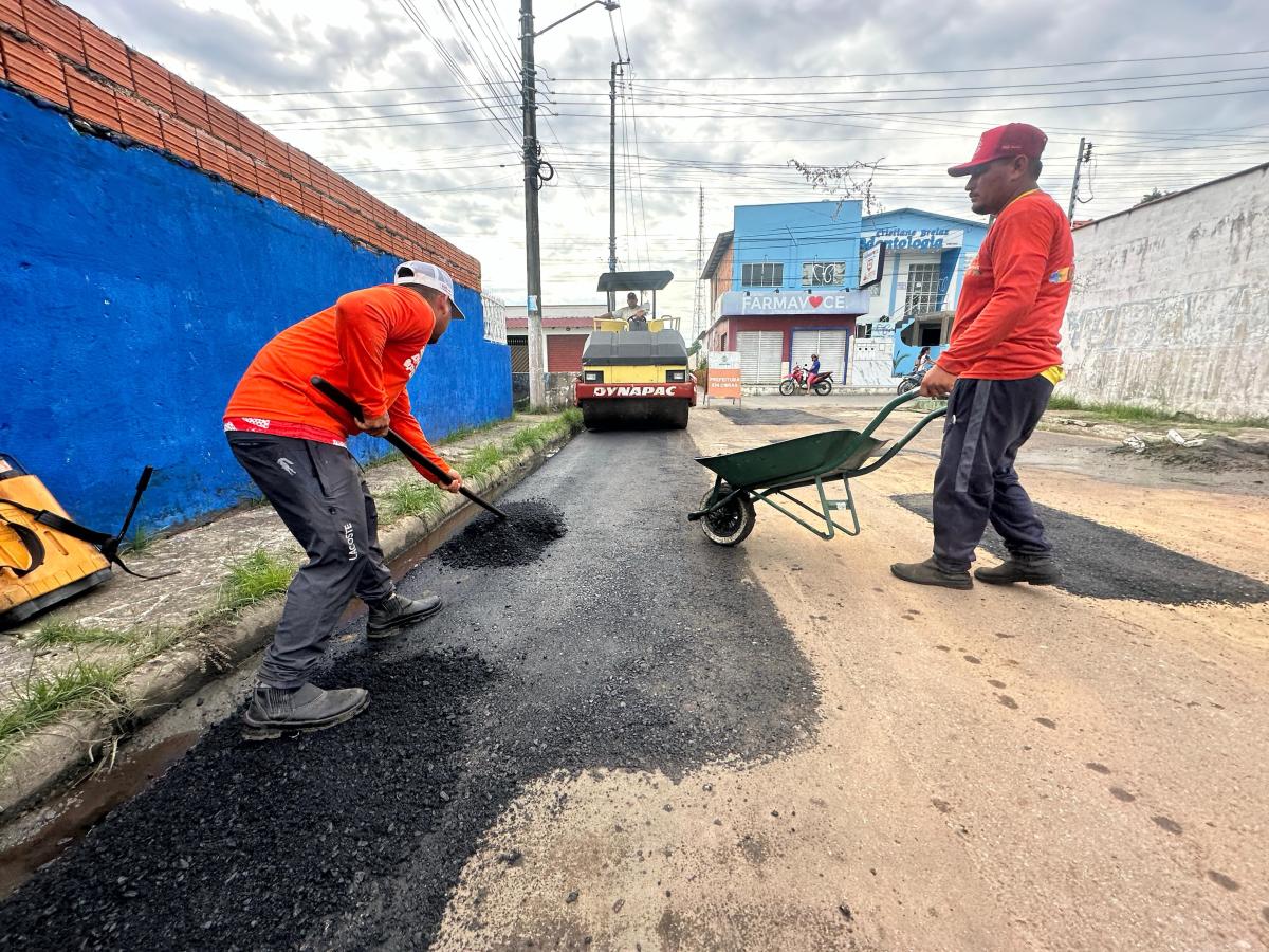 Bairros de Parintins recebem serviços de infraestrutura