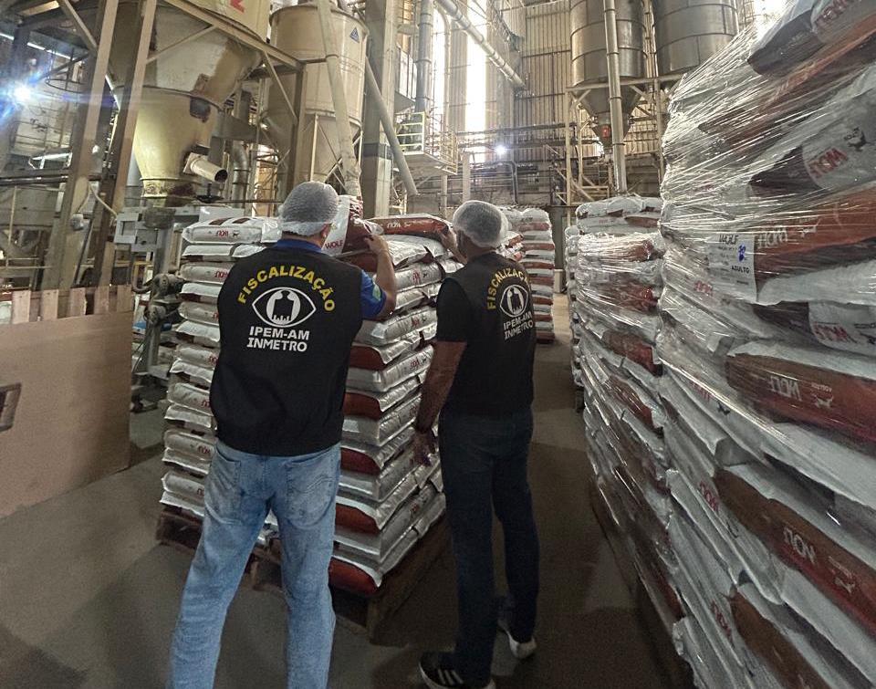 Operação Grandes Massas: Ipem-AM fiscaliza 10 toneladas de produtos