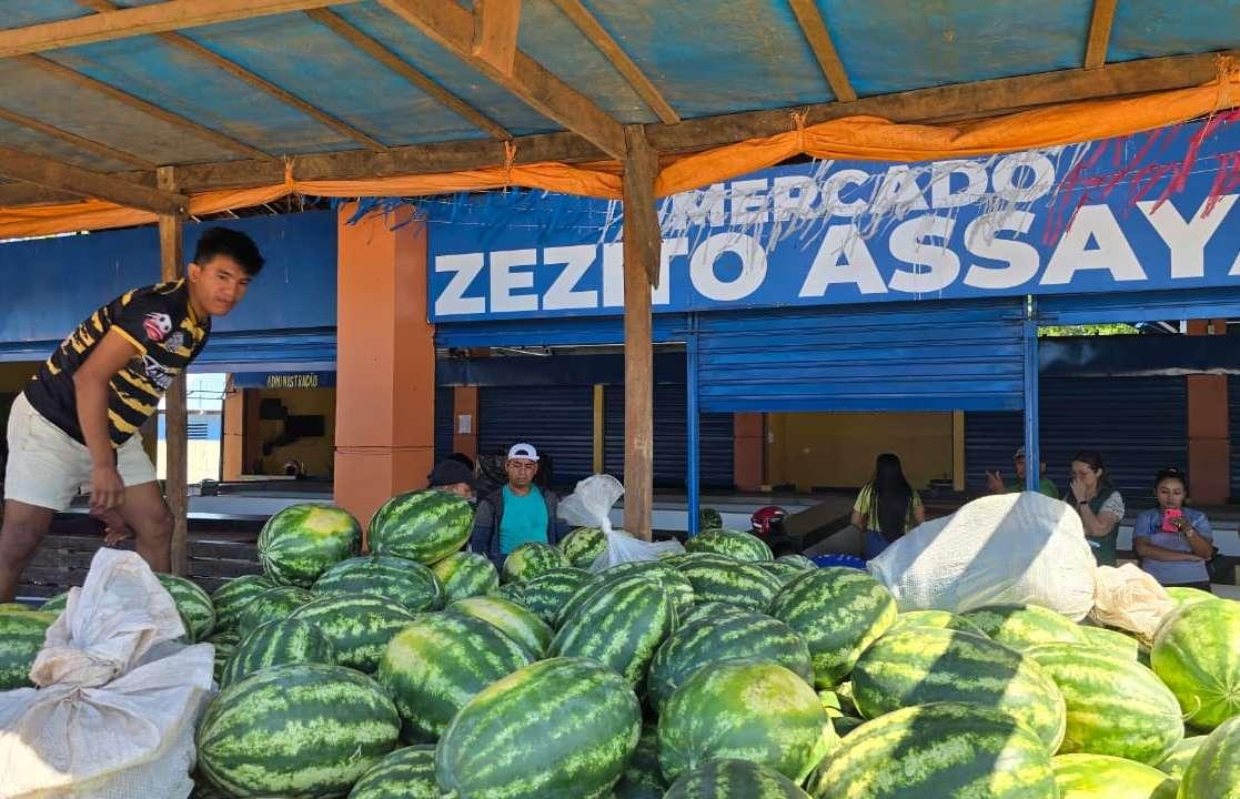 Secretaria de Produção apoia escoamento da safra de melancia do Laguinho