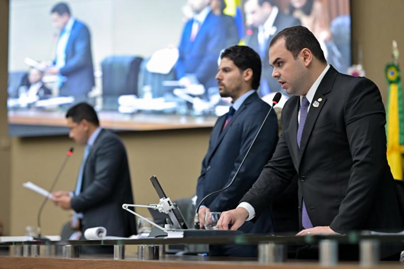 PL de Roberto Cidade, que protege crianças nas redes sociais, é aprovado por unanimidade na Aleam