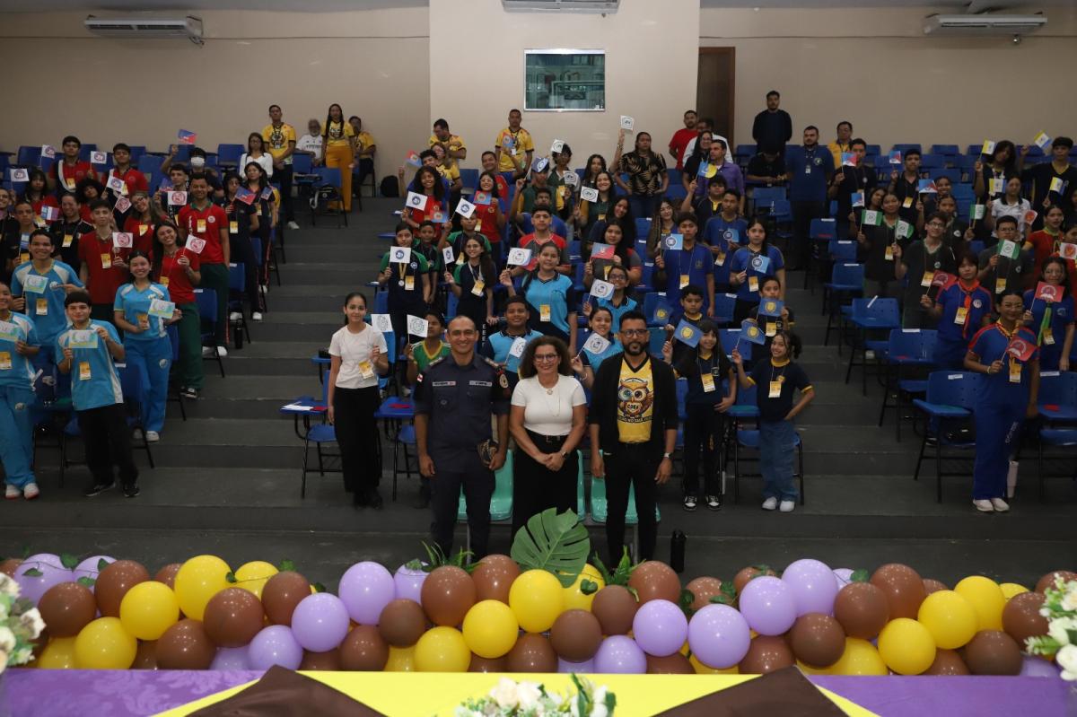 Alunos da rede estadual participam de 3º Congresso Estudantil Alunos da rede estadual participam de 3º Congresso Estudantil